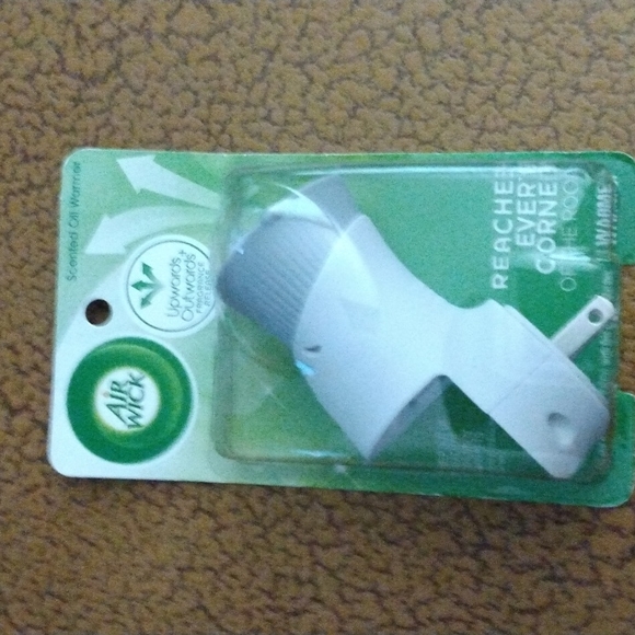 Two Glade and One AirWick Plug Warmers - Picture 3 of 5